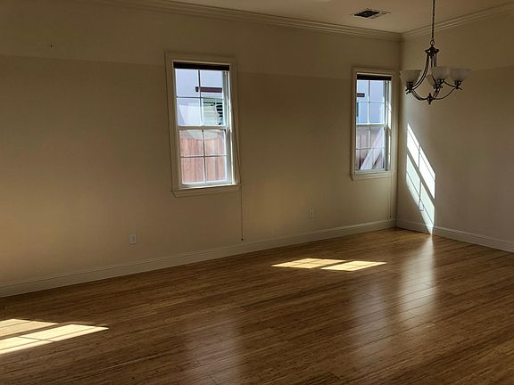 3rd image of 731 Toyon Ave