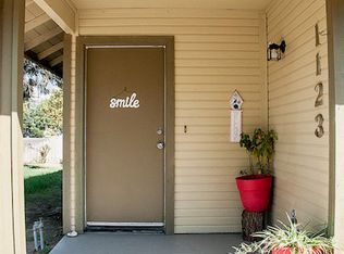 1123 W Walnut Ave, Visalia, CA 93277