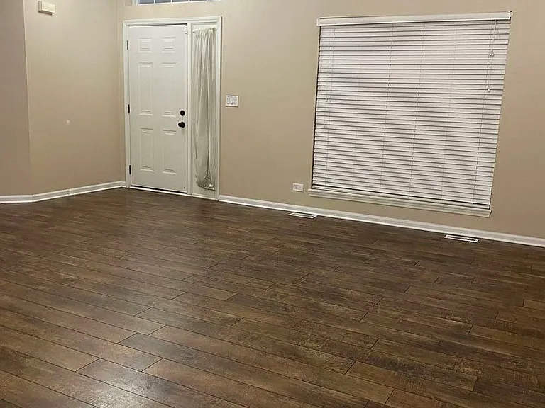 1213 Pennsbury Ln — Photo 3