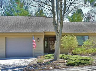 6458 Mission Rdg, Traverse City, MI 49686