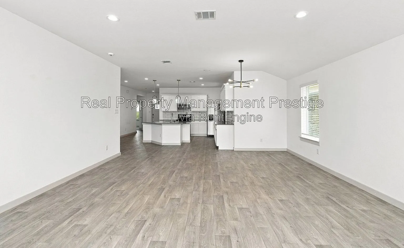 4 bed, 2.0 bath, 2031 sqft, $2,500 — Photo 4