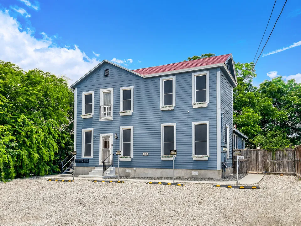 125 Paso Hondo St #2
