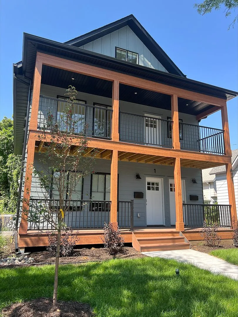 621 11th Ave SE — Photo 1