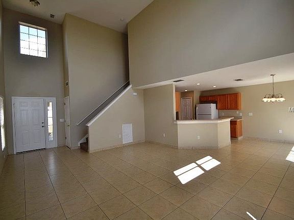 2nd image of 2410 Knightsbridge Blvd
