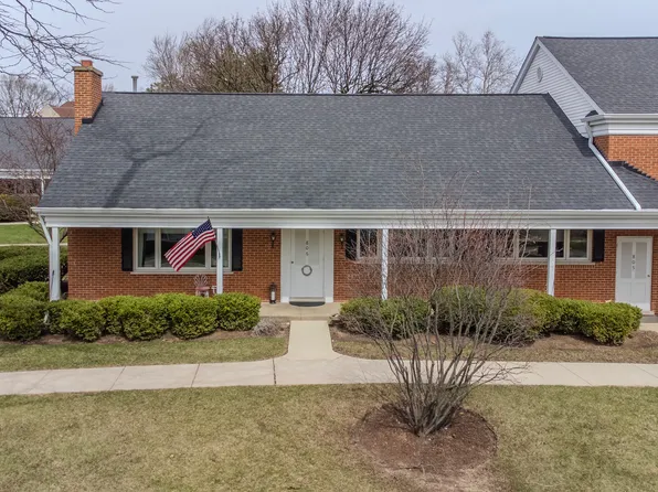 806 Chanticleer Ln #806, Hinsdale, IL 60521