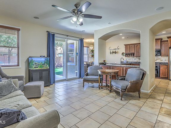 5th image of 2322 E SUNLAND Avenue