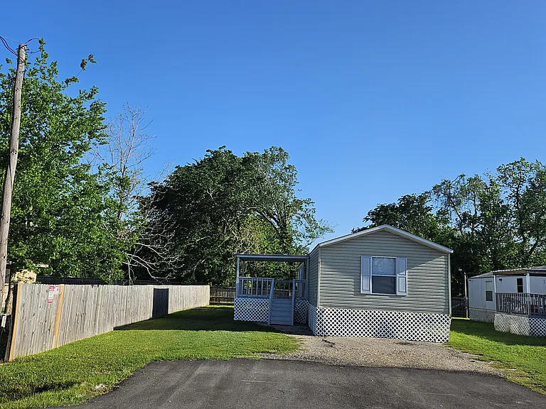 243 E Saint Charles Dr — Photo 12