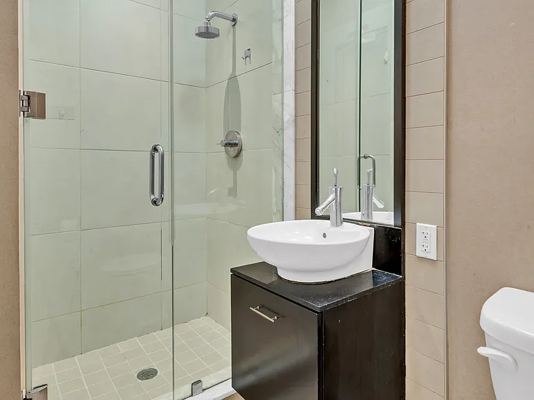 11 E 36th St #406 — Photo 11