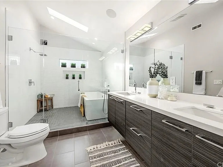 3651 Lowry Rd — Photo 21