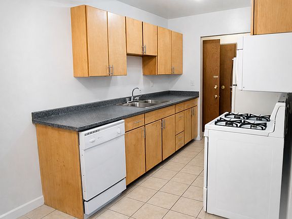 2nd image of 800 University Ave SE #1