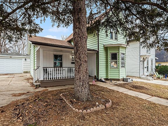 2nd image of 286 Villa St