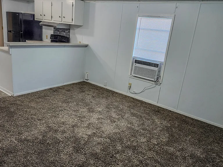 316 SW Cullen Ave — Photo 4