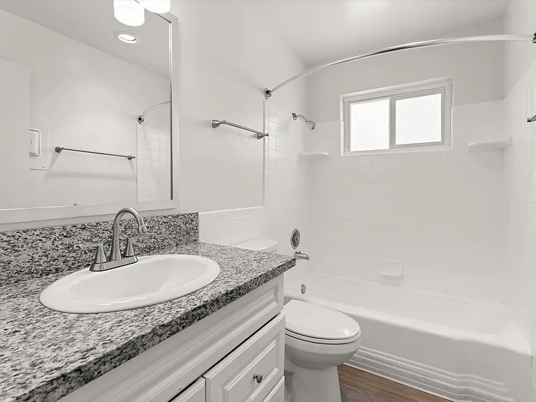 School Circle Apartments - Riverside, CA — Photo 14