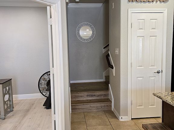 2nd image of 15 Umbria Ln