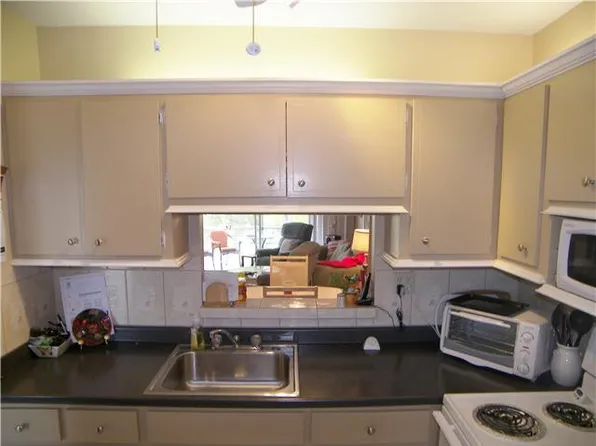 4451 NW 16th St #302K, Lauderhill, FL 33313