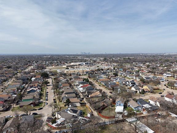 3rd image of 1913 Leroy Rd