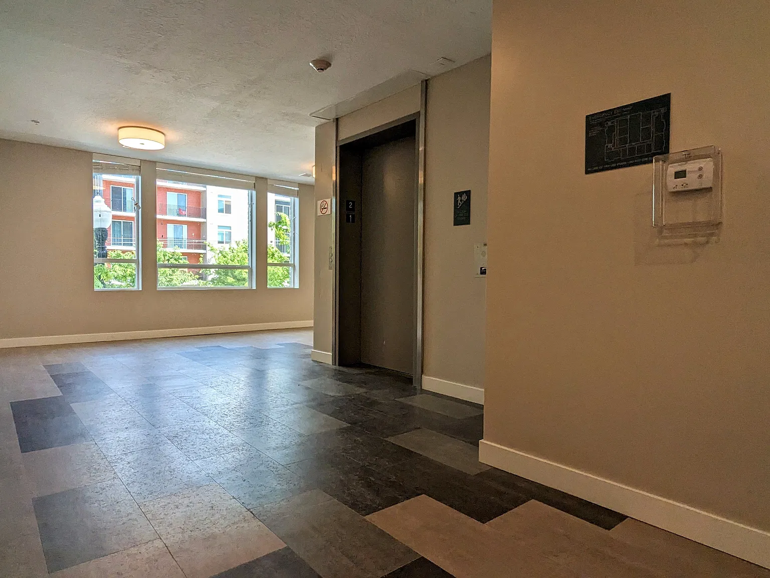 Central West Apartments — Photo 4