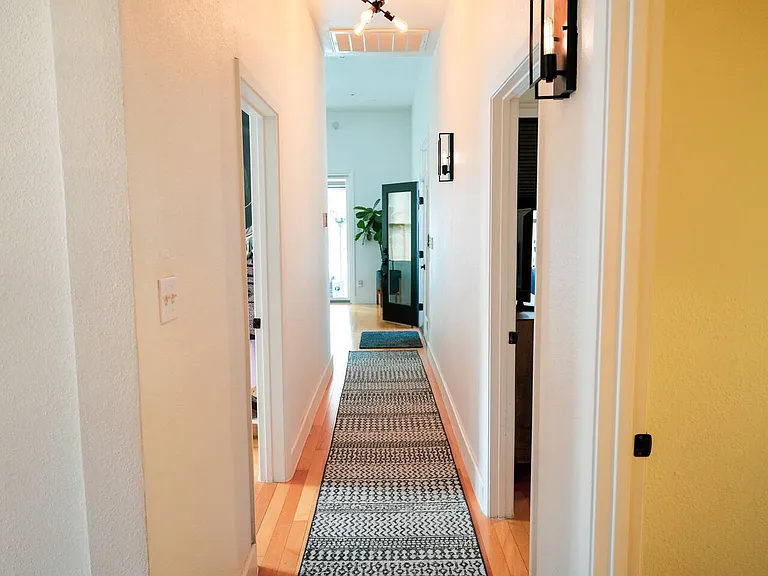 907 S Center St — Photo 38