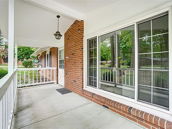 5th image of 1728 Kensington Dr