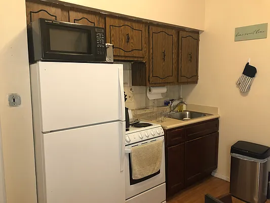 Rented by Bond New York | media 22