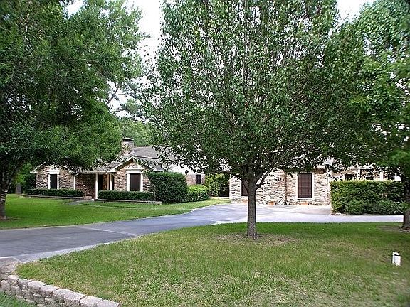 3rd image of 23114 Park Ln