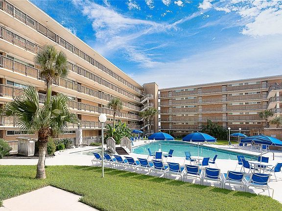 3rd image of 14810 Windward Dr Unit 221
