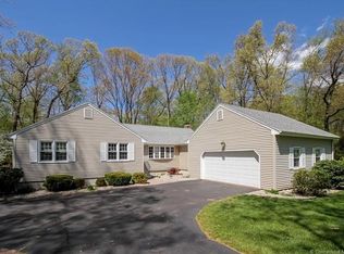 31 Joan Cir, Manchester, CT 06040