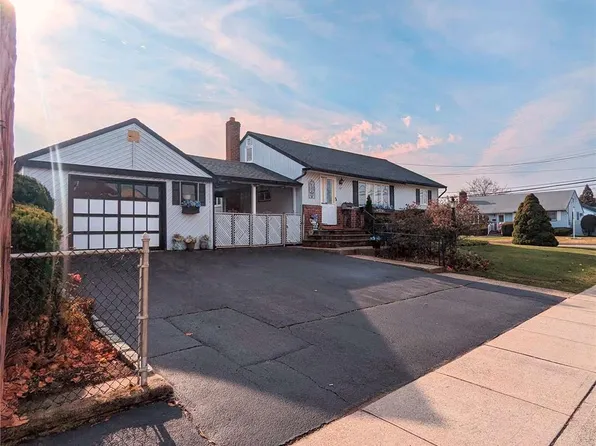 149 Maple Ave, Bethpage, NY 11714