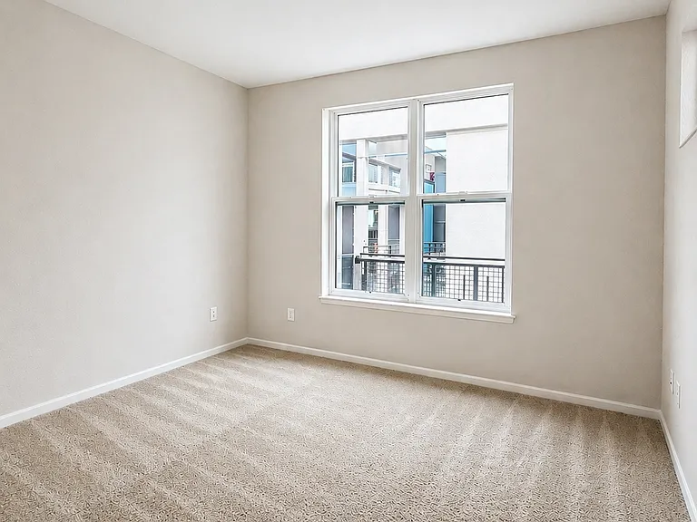 1121 40th St #4401 — Photo 13