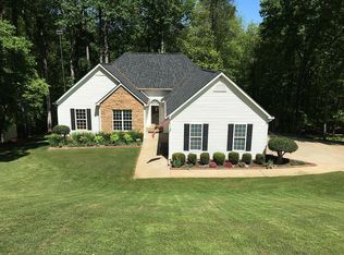 275 Bridgewater Ln, Newnan, GA 30265