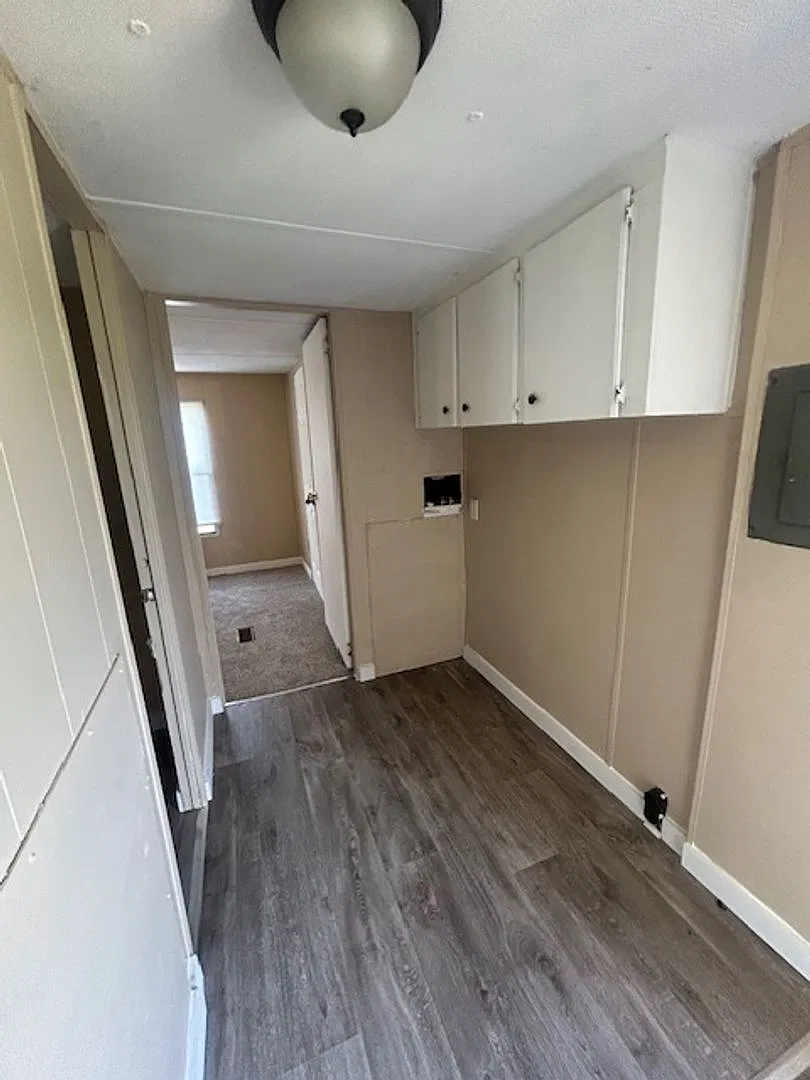 3-bedroom, 2-bath mobile home — Photo 4