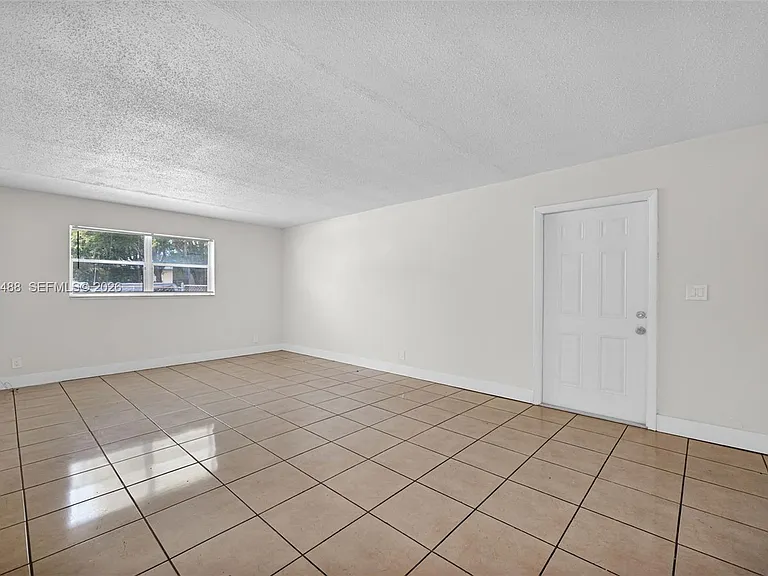 861 SW 74th Ter #102D — Photo 23