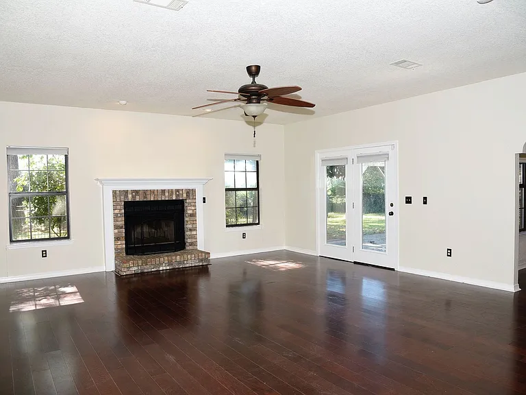 116 Baywind Dr — Photo 12