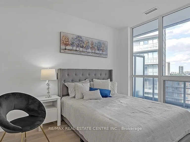 36 Manor Rd E #722 — Photo 11