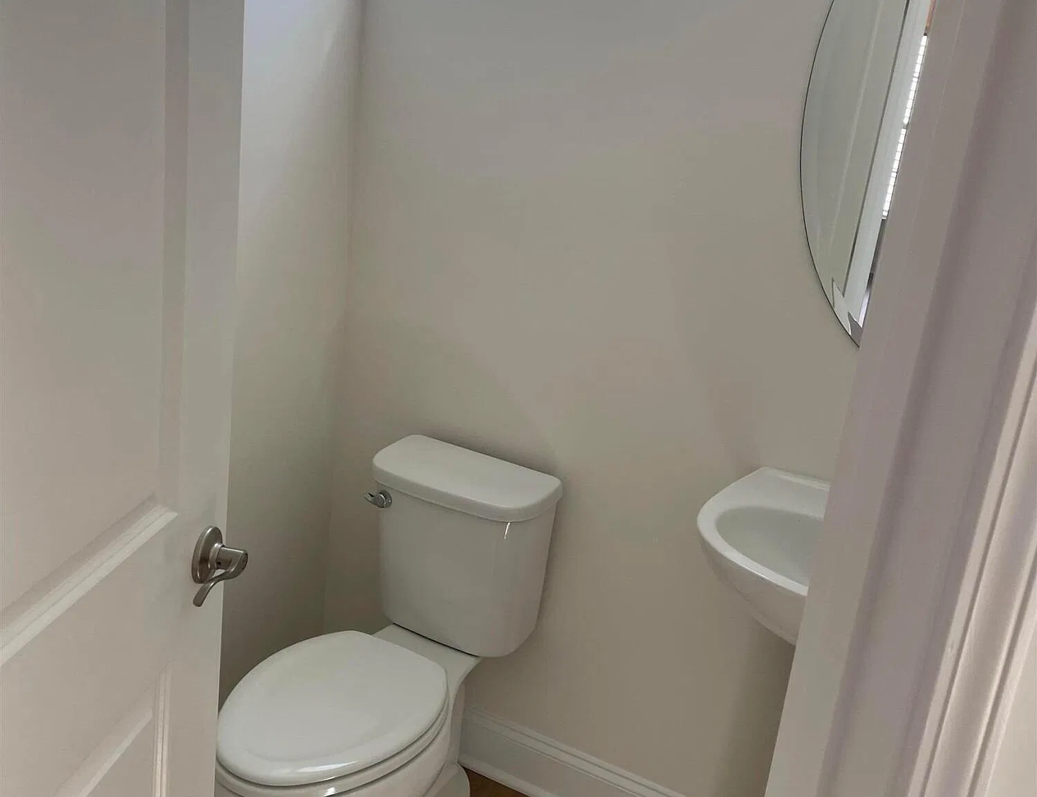 3 bed, 2.5 bath, 1985 sqft, $2,100 — Photo 3