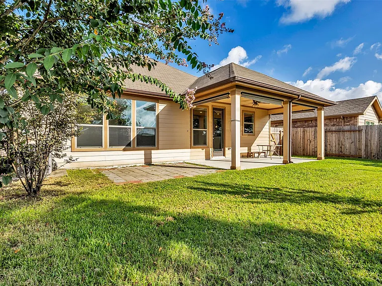 29488 Salem Fields Dr — Photo 32