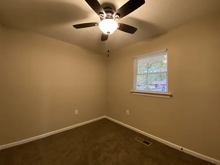 2413 Lehigh Dr — Photo 4
