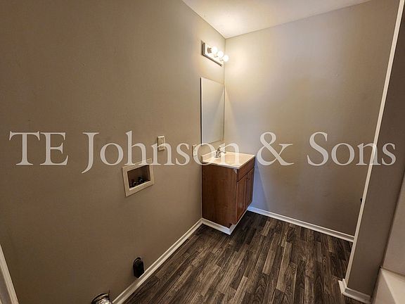 4th image of 313 Meredith Dr #8