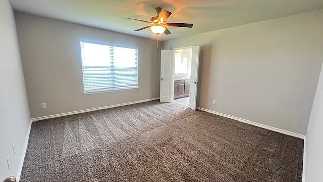 2031 Dade Loop — Photo 7