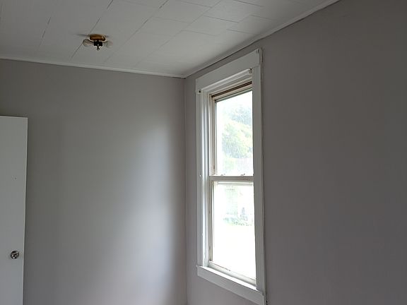 2nd image of 811 6th Ave Unit 2
