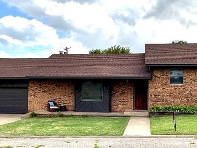 711 Villa Pl, Watonga, OK, 73772
