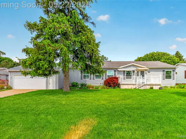 12239 Maple Creek Ct, South Lyon, MI 48178