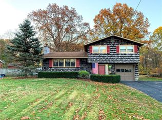 113 Standish Dr, North Syracuse, NY 13212