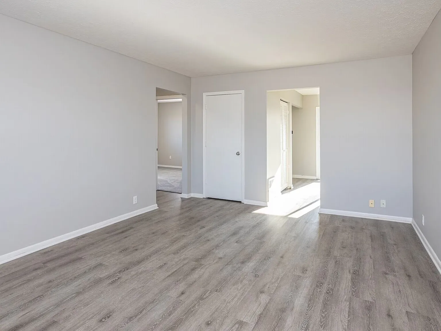 2 bed, 1.0 bath, 900 sqft, $999 — Photo 4