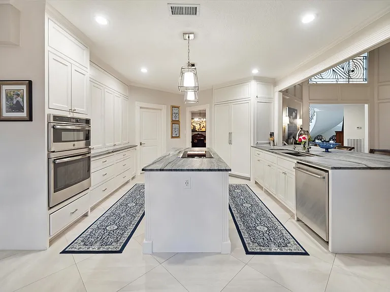 15406 Old Stone Trl — Photo 16