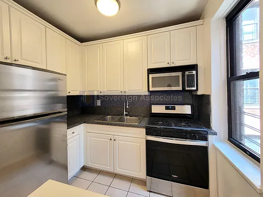 Rented by Sovereign Associates | media 2