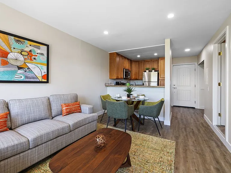 Woodland Trio Apartments — Photo 56
