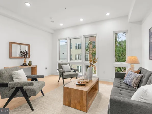 1338 N Franklin St #A, Philadelphia, PA 19122