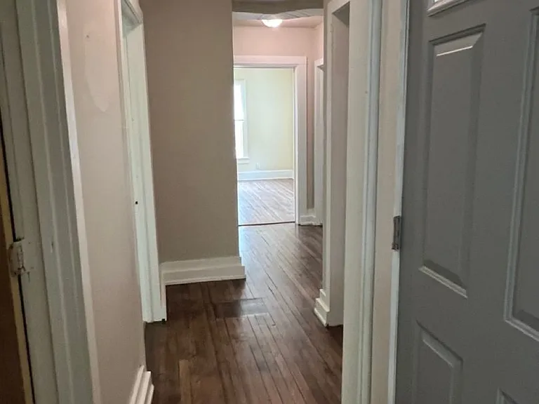 914 Jefferson St — Photo 9