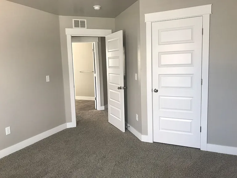 15154 S Battle Dr — Photo 25
